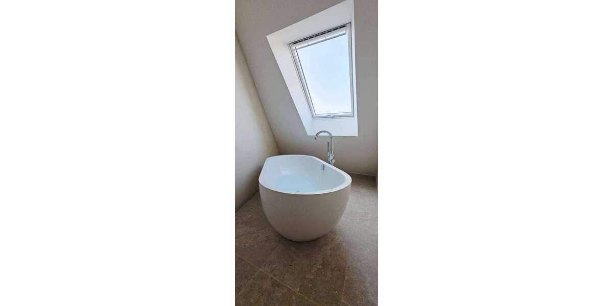 Etagenwohnung Gönnheim - 4 Zimmer, 146 m&sup2;, 2.190&euro; | Angebot:25812356