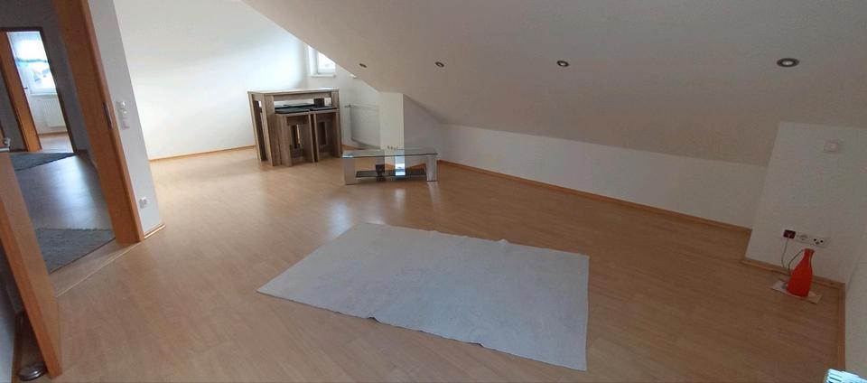 Dachgeschoßwohnung Künzell - 3 Zimmer, 75 m&sup2;, 900&euro; | Angebot:24868888