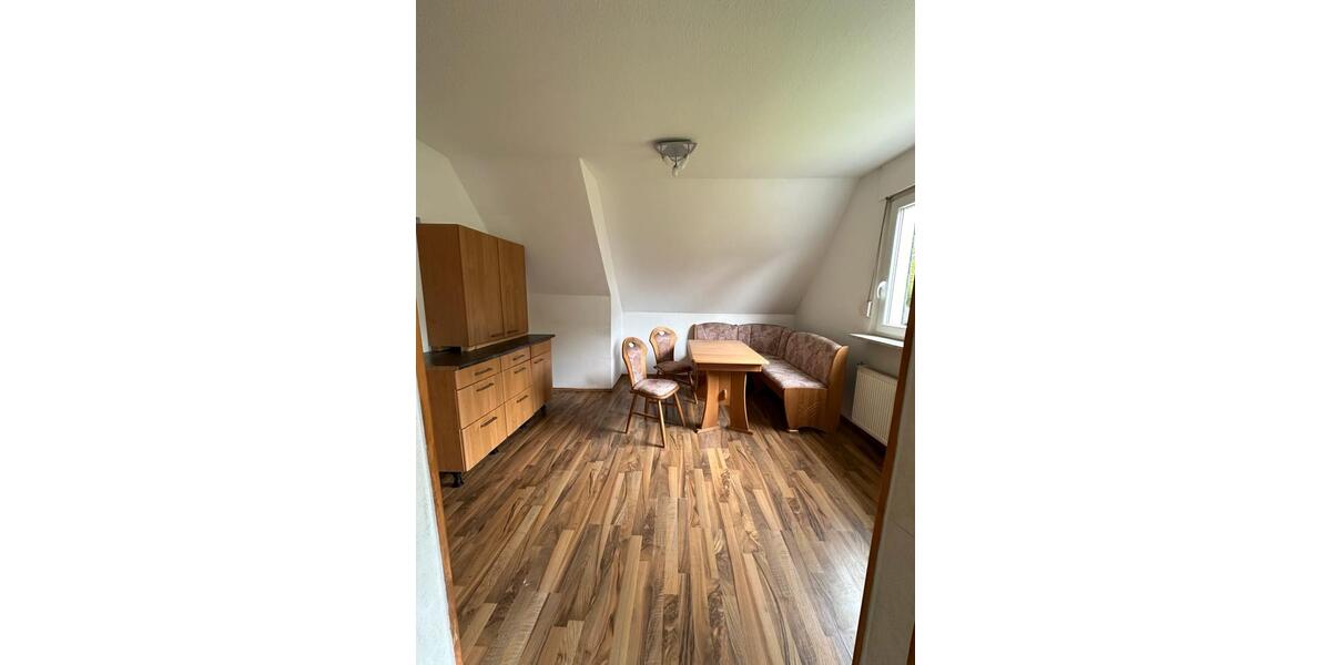 Dachgeschoßwohnung Kirchhundem - 6 Zimmer, 100 m&sup2;, 900&euro; | Angebot:26534191