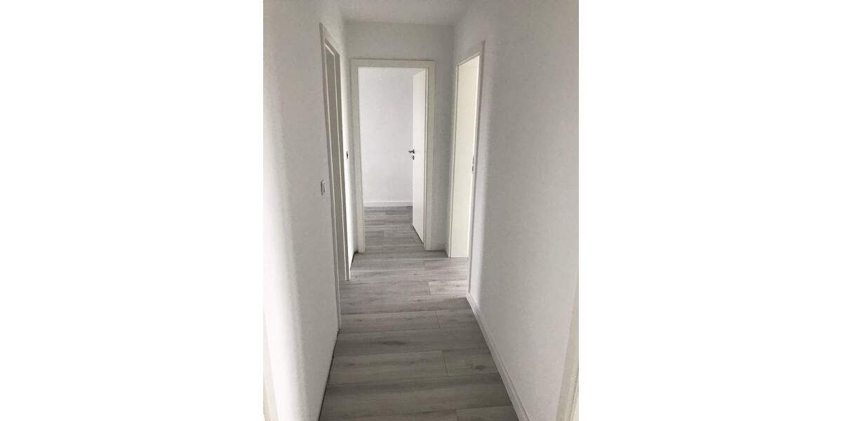 Etagenwohnung Glauchau Reinholdshain - 5 Zimmer, 105 m&sup2;, 640&euro; | Angebot:26486377