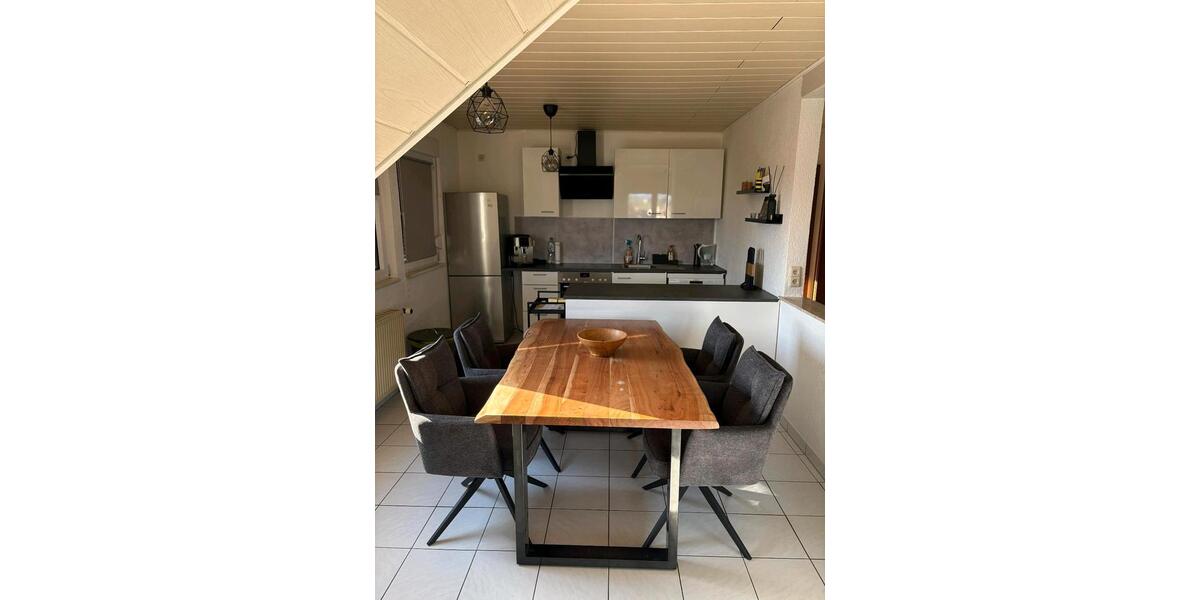 Dachgeschoßwohnung Reinheim - 2 Zimmer, 60 m&sup2;, 700&euro; | Angebot:26023564