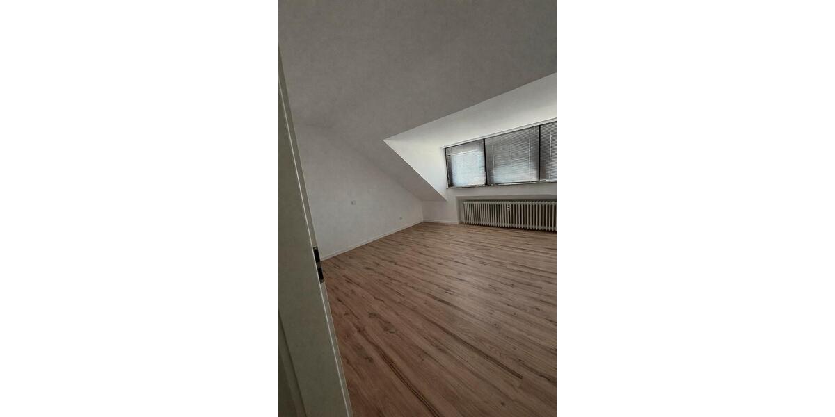 Dachgeschoßwohnung Bad Salzuflen Ehrsen-Breden - 3 Zimmer, 74 m&sup2;, 740&euro; | Angebot:25855881