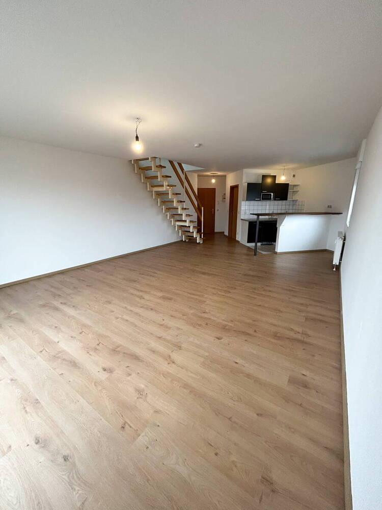 Helle & einladende 2-Zimmer-Maisonette-Wohnung mit Küche und Balkon wartet auf einen neuen Mieter!