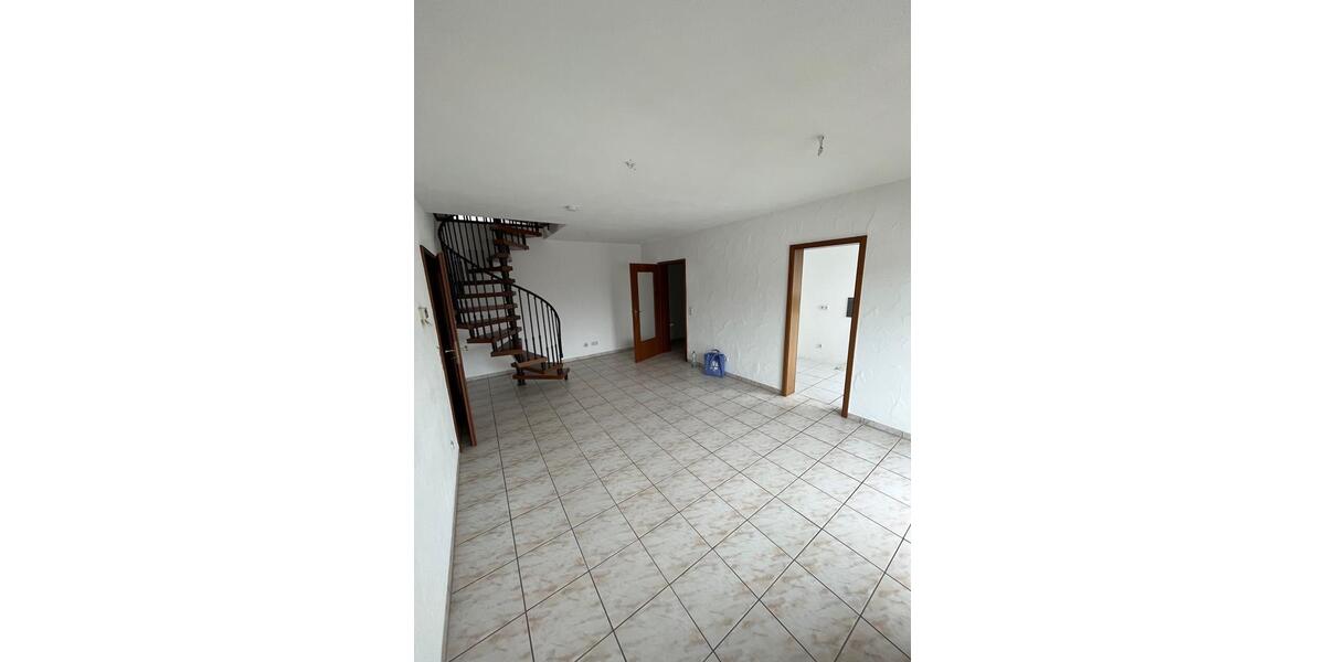Etagenwohnung Püttlingen - 4 Zimmer, 98 m&sup2;, 640&euro; | Angebot:26492976