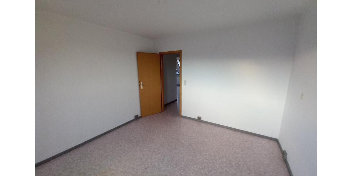 Dachgeschoßwohnung Ballenstedt - 3 Zimmer, 79 m&sup2;, 475&euro; | Angebot:22353714