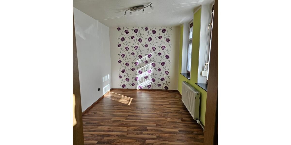 Erdgeschoßwohnung Lichtenstein (Sachsen) - 2.5 Zimmer, 57 m&sup2;, 400&euro; | Angebot:25362048