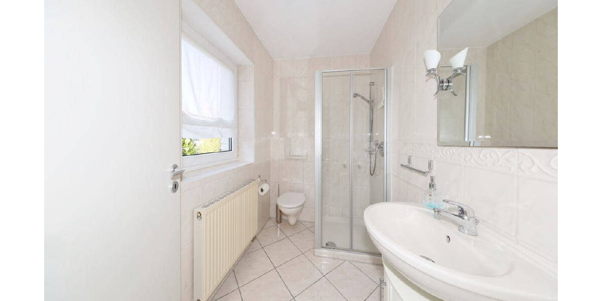 Einfamilienhaus Schortens-Middelsfähr Ostiem - 4 Zimmer, 119 m&sup2;, 1.200&euro; | Angebot:26731319