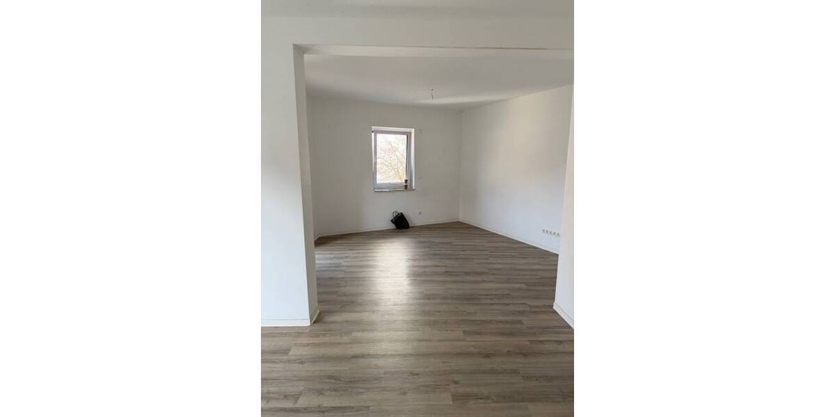 Etagenwohnung Suhl - 4 Zimmer, 78 m&sup2;, 780&euro; | Angebot:25968713