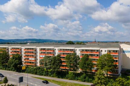 4-Raumwohnung mit neuem Spielplatz lädt zum verweilen ein. zimmer