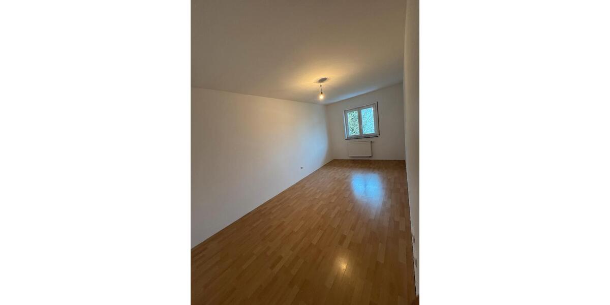 Etagenwohnung Limburg an der Lahn Linter - 5 Zimmer, 120 m&sup2;, 1.200&euro; | Angebot:25512375