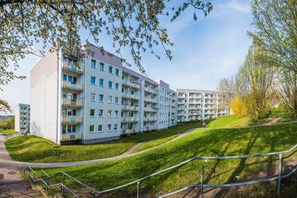 helle Etagenwohnung mit Balkon