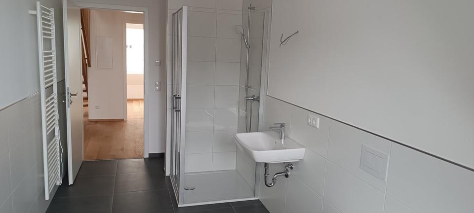 Dachgeschoßwohnung Oettingen in Bayern - 3 Zimmer, 103 m&sup2;, 1.200&euro; | Angebot:24877175