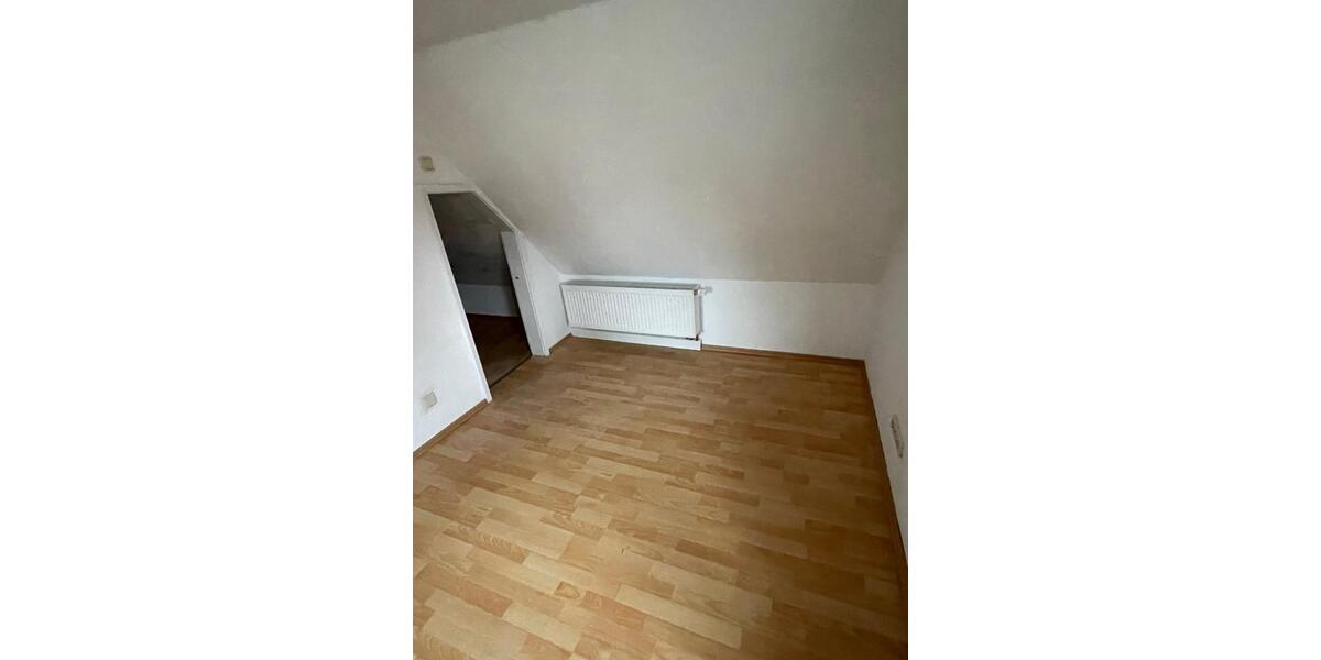 Schönes Wohnhaus mit Garten und Carport zur Miete 4 zimmer