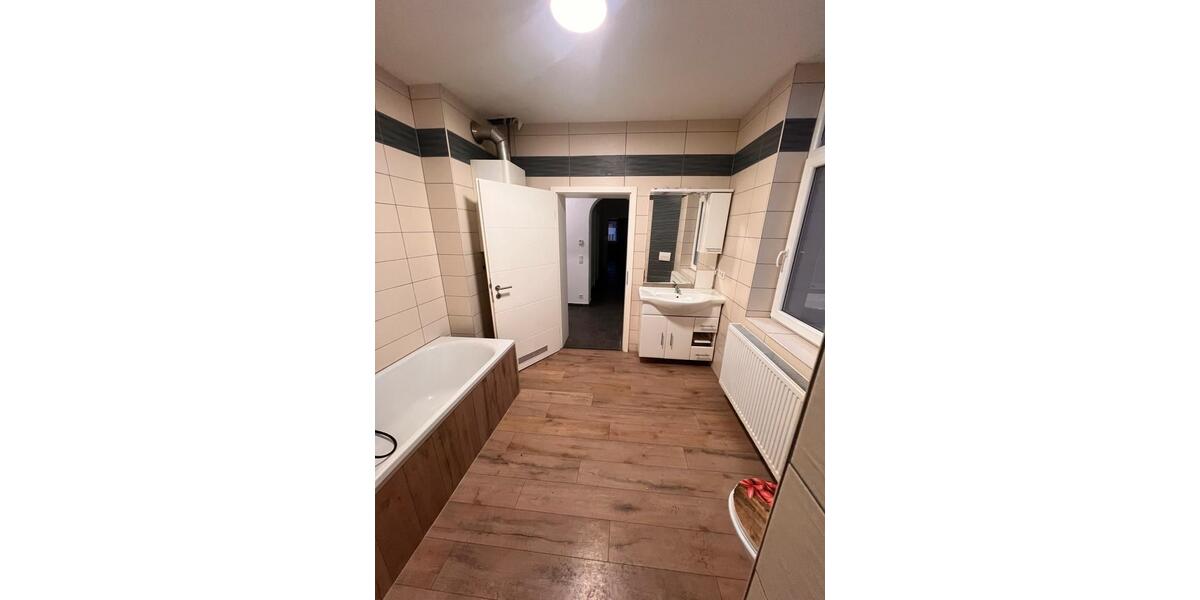 Etagenwohnung Schmalkalden - 4 Zimmer, 105 m&sup2;, 800&euro; | Angebot:24653789