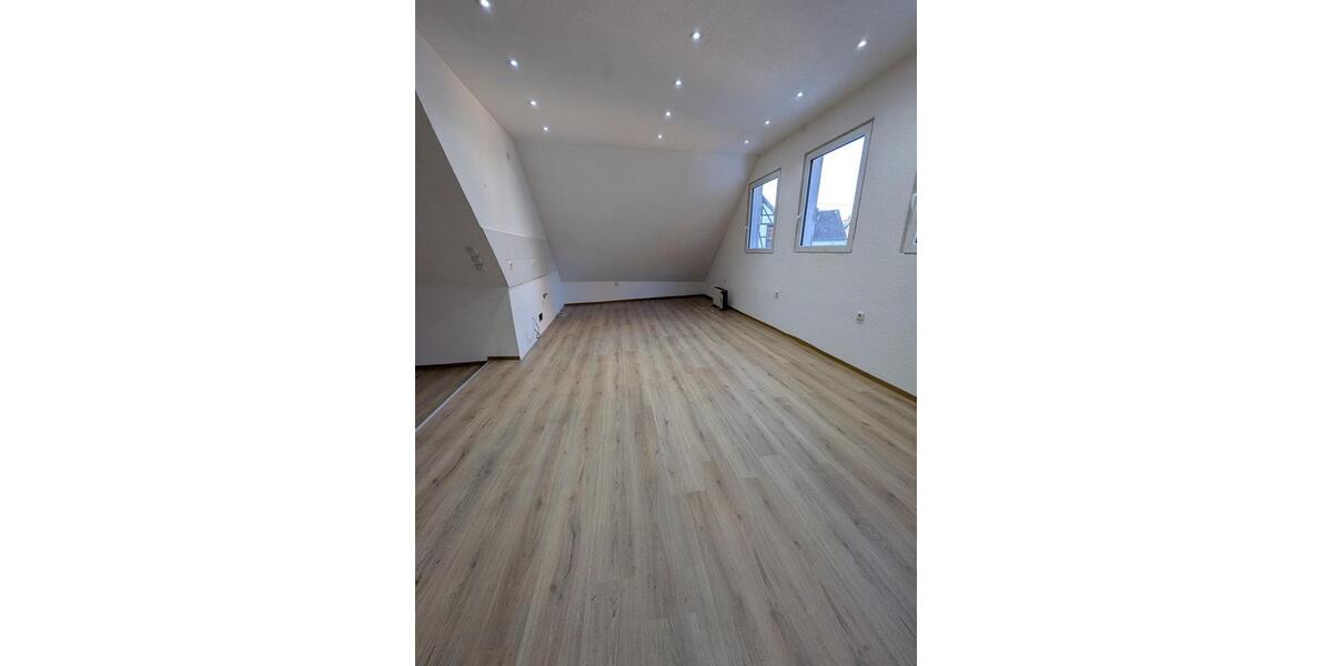 Dachgeschoßwohnung Schwaigern - 3 Zimmer, 90 m&sup2;, 690&euro; | Angebot:25510466