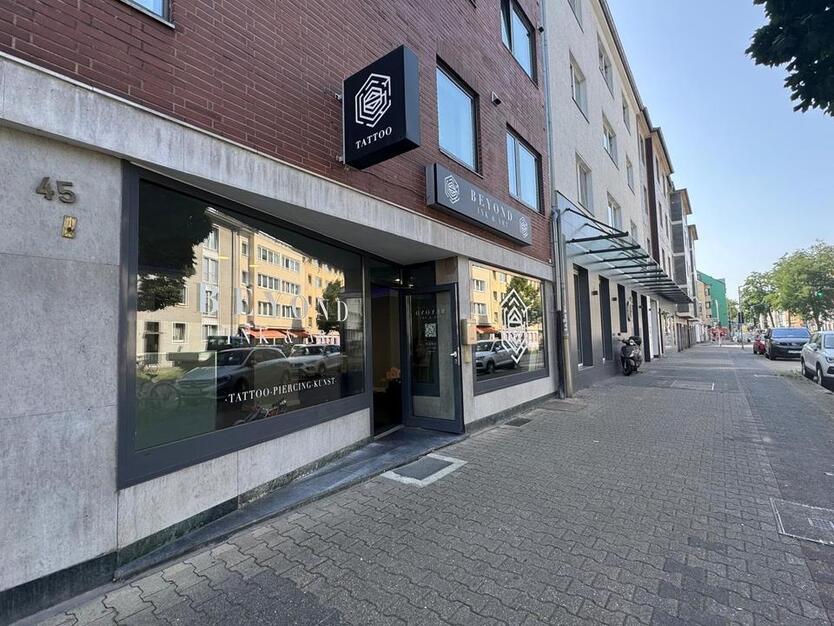 Ladenlokal mit großer Fensterfront – Ideal für Büro, Praxis oder Studio