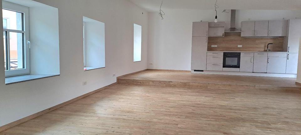 Kernsanierte Wohnung im Herzen von Oberkotzau (85 m²) 2 zimmer