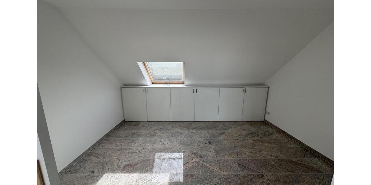 Einfamilienhaus Köln - 3.5 Zimmer, 123 m&sup2;, 2.000&euro; | Angebot:25084534