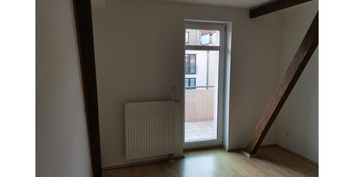 Dachgeschoßwohnung Halle (Saale) Damaschkestraße - 3 Zimmer, 71 m&sup2;, 605&euro; | Angebot:23913421