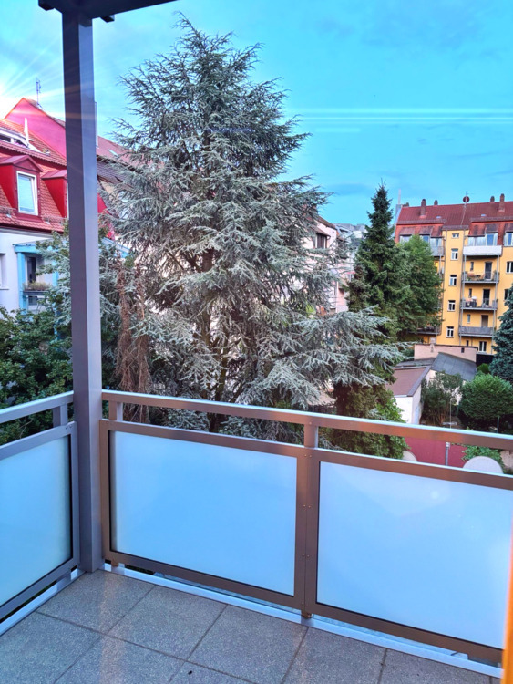 Wunderschöne 2 Zimmer Wohnung - mit Balkon