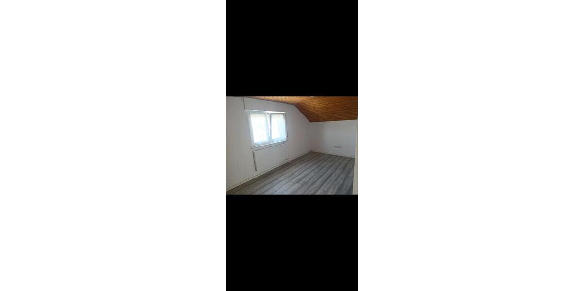 Dachgeschoßwohnung Salach - 2 Zimmer, 50 m&sup2;, 600&euro; | Angebot:26705339