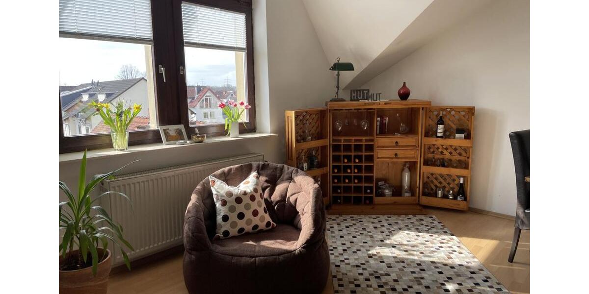 Möbl. 4-Zi-DG-Whg zur Zwischenmiete ab 0126 (2-4 Mon.) 4 zimmer