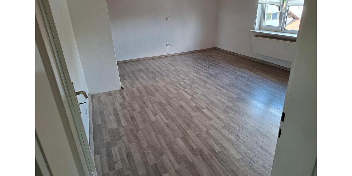 Dachgeschoßwohnung Westerheim - 2.5 Zimmer, 80 m&sup2;, 950&euro; | Angebot:26507643