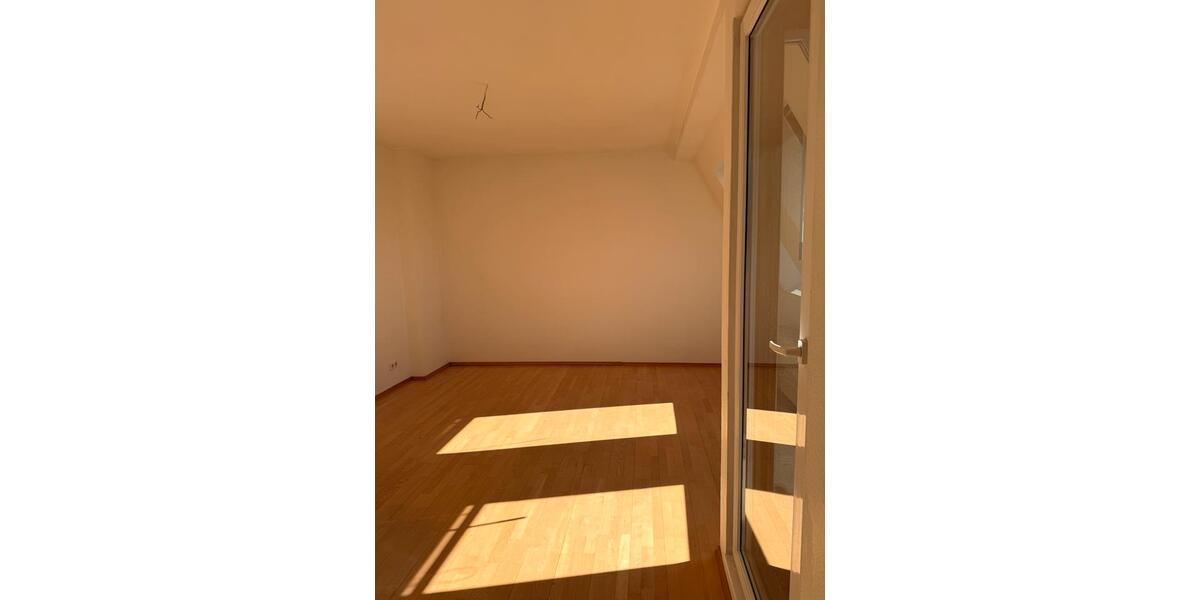 Dachgeschoßwohnung Berlin Treptow-Köpenick - 2.5 Zimmer, 74 m&sup2;, 1.250&euro; | Angebot:26039939