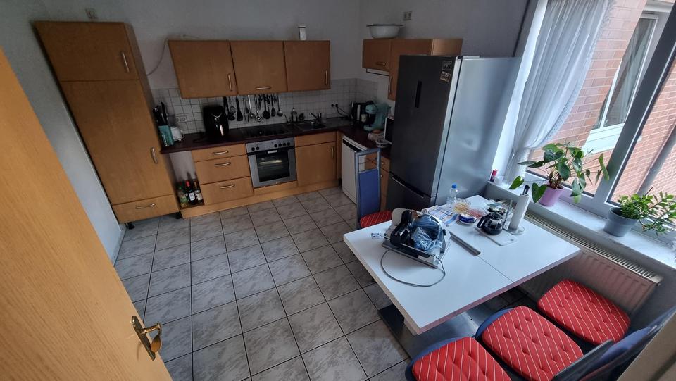 Zentrale, große 2 ZKBB 2 zimmer