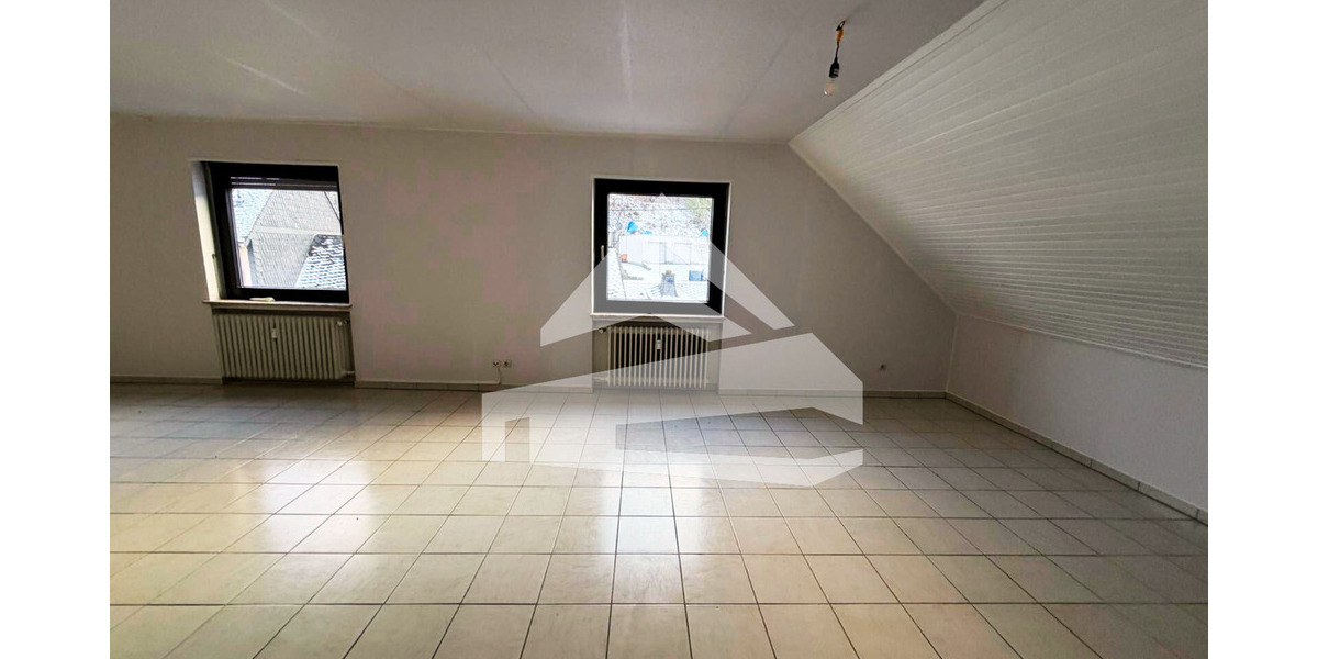 Etagenwohnung Kenn - 3 Zimmer, 93 m&sup2;, 832&euro; | Angebot:25675996