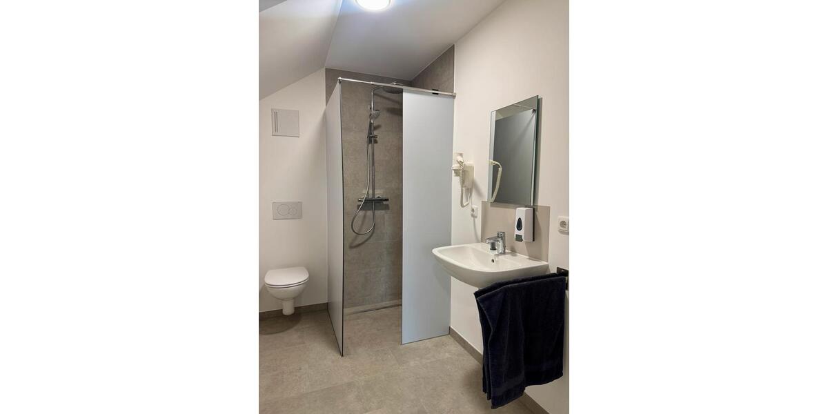 Möbliertes Apartment mit Stellplatz für maximal 6 Monate 1 zimmer