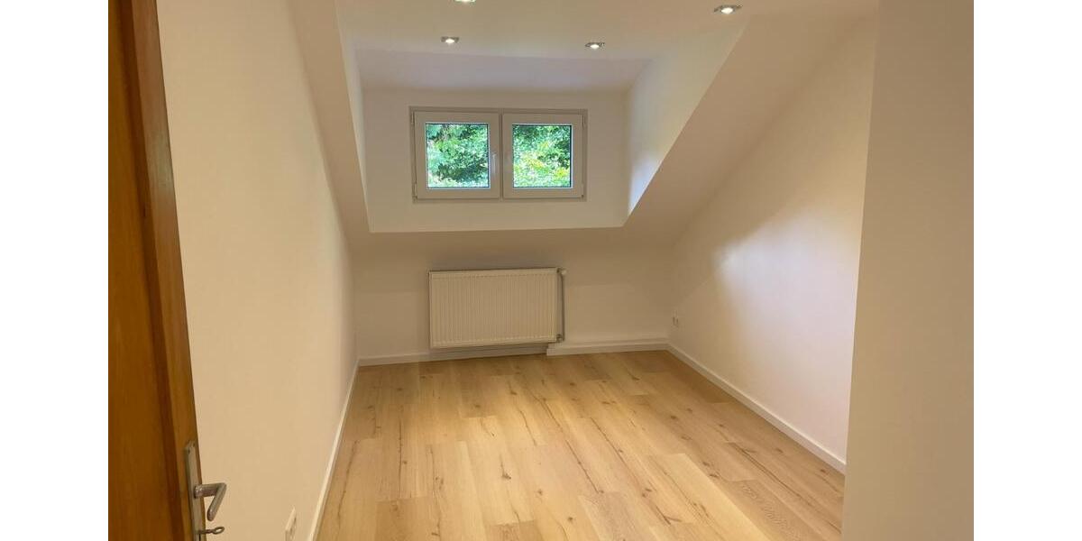 Dachgeschoßwohnung Schönau - 3 Zimmer, 84 m&sup2;, 950&euro; | Angebot:24444718