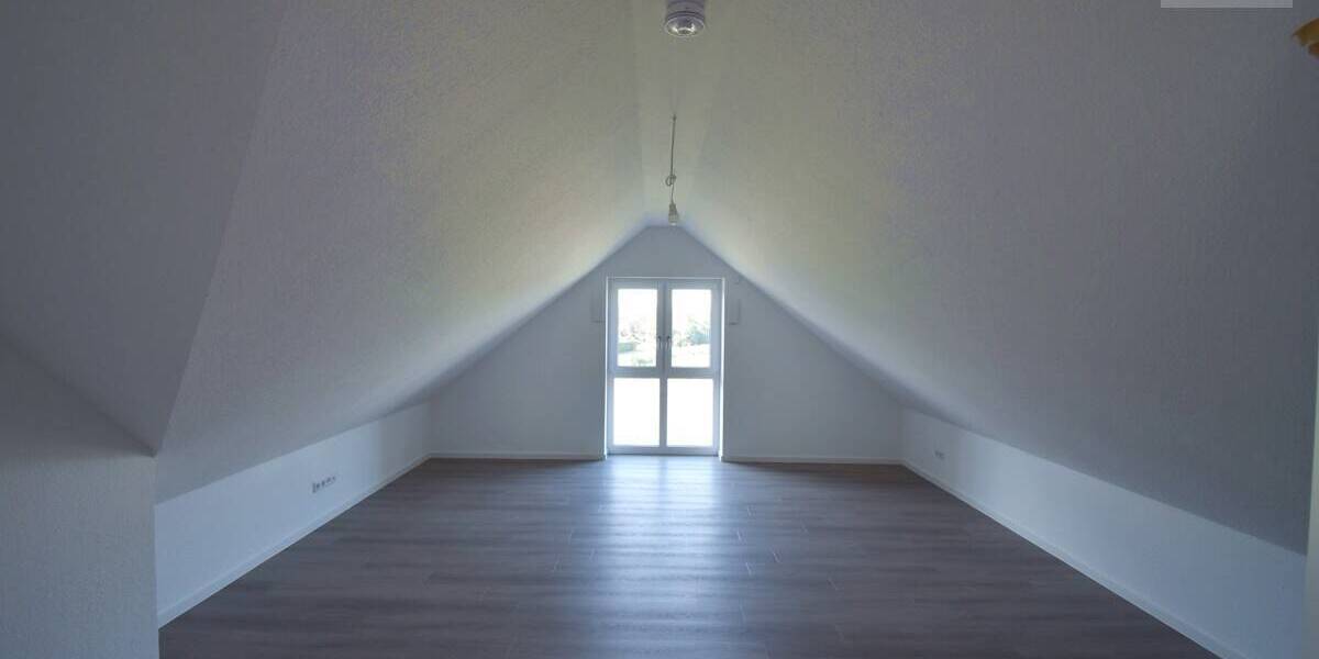 Etagenwohnung Aurich Extum - 3 Zimmer, 88 m&sup2;, 924&euro; | Angebot:25727191