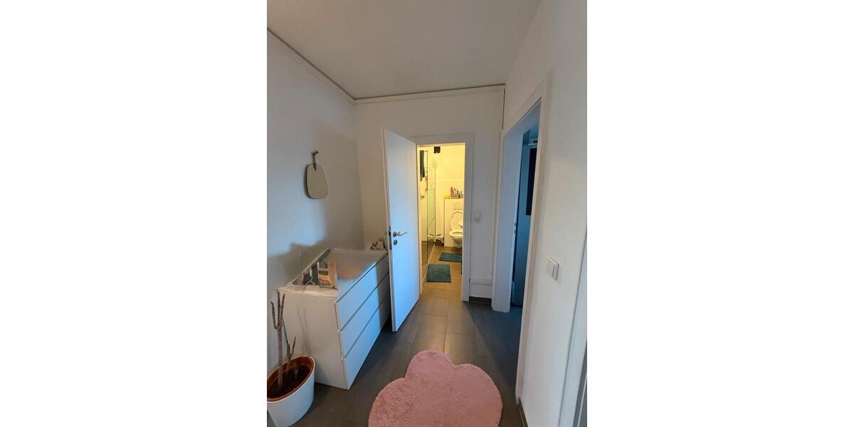 Dachgeschoßwohnung Wiesbaden Mainz-Amöneburg - 2.5 Zimmer, 65 m&sup2;, 980&euro; | Angebot:25915828