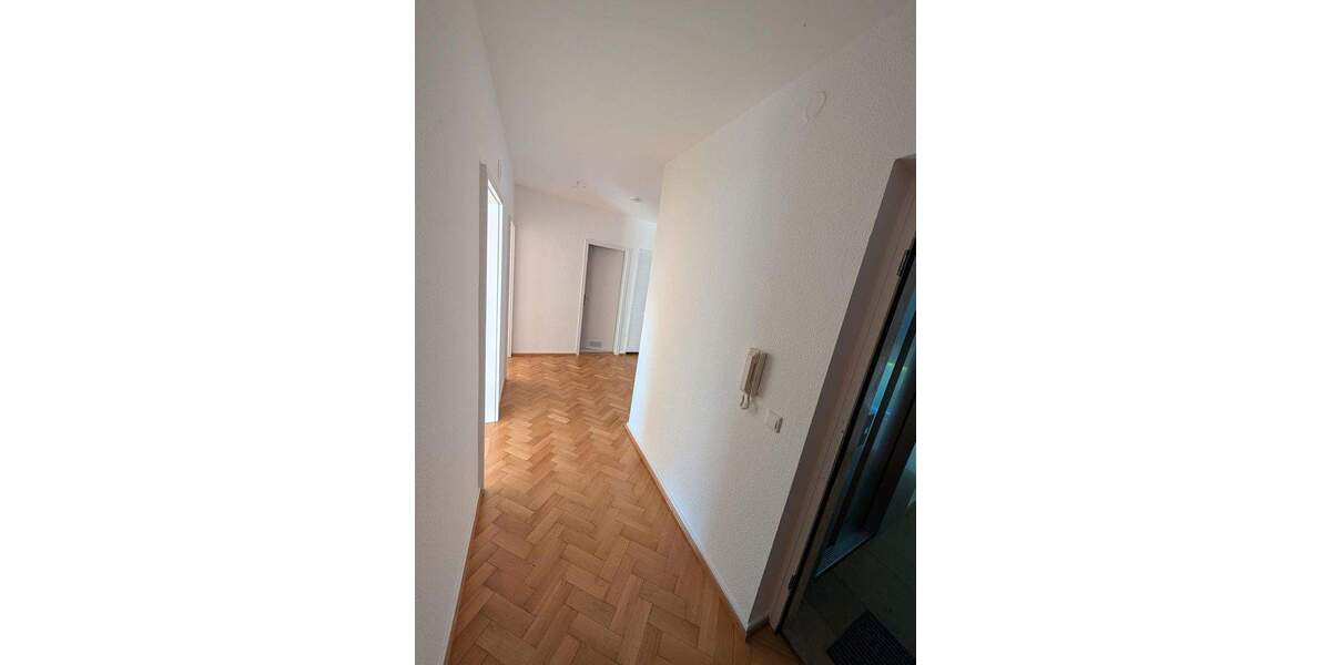 Etagenwohnung Baden-Baden Innenstadt - 3 Zimmer, 90 m&sup2;, 1.100&euro; | Angebot:25096076