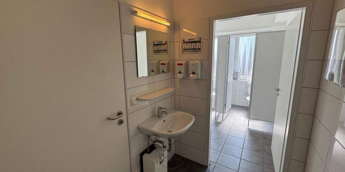 Gewerbeobjekt Hamburg Billbrook - 6 Zimmer, 180 m&sup2;, 1.962&euro; | Angebot:26741216