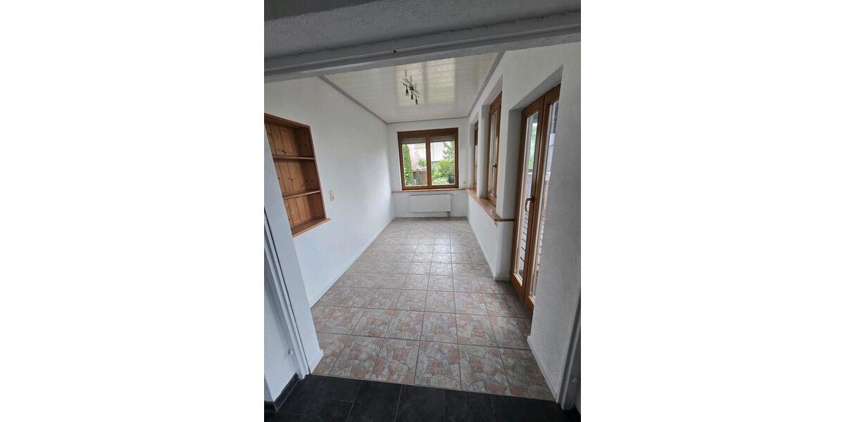 Erdgeschoßwohnung Bad Neustadt an der Saale - 3 Zimmer, 100 m&sup2;, 1.250&euro; | Angebot:26561792