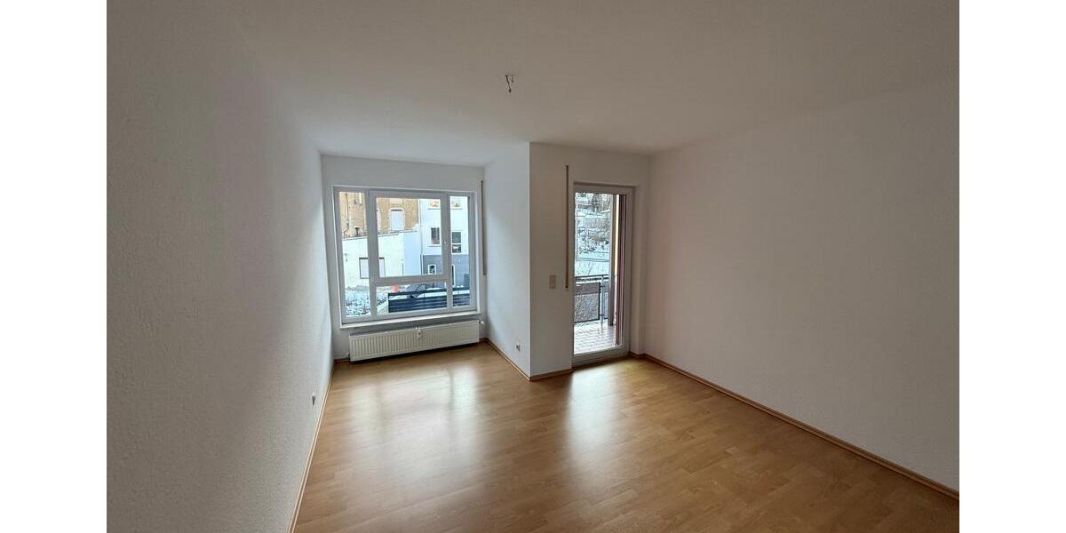 Superschöne, moderne DG-Wohnung mit Balkon und herrlichem Blick über Greiz 2 zimmer