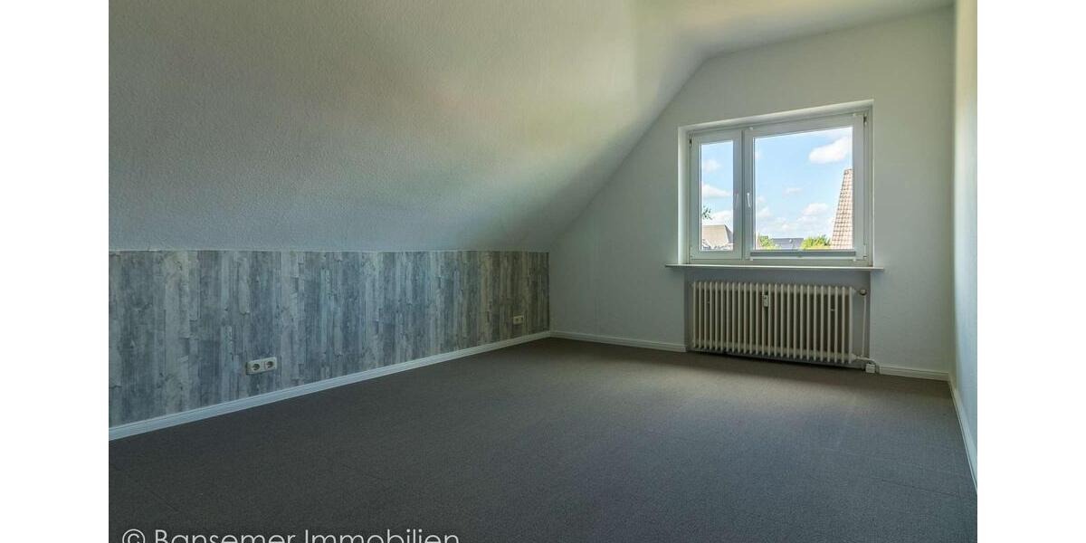 Dachgeschoßwohnung Dollern - 4 Zimmer, 98 m&sup2;, 735&euro; | Angebot:23049589