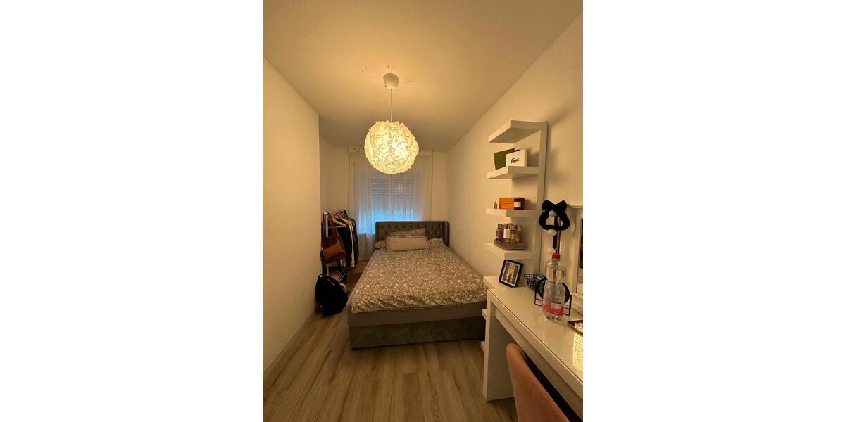 Etagenwohnung Grenzach-Wyhlen Wyhlen - 4 Zimmer, 92 m&sup2;, 1.300&euro; | Angebot:26448468