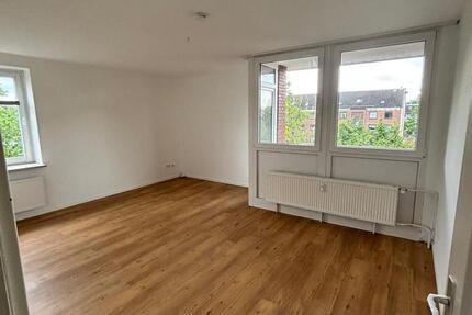 Wohnung Neumünster - 3 Zimmer, 74 m&sup2;, 700&euro; | Angebot:26655362