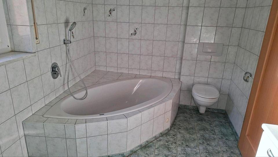 Etagenwohnung Brunnen - 4 Zimmer, 103 m&sup2;, 1.150&euro; | Angebot:26021045