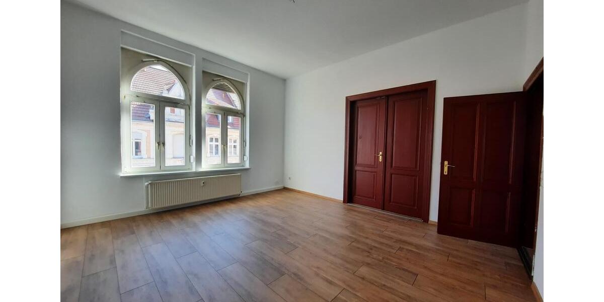 Etagenwohnung Stendal - 4 Zimmer, 114 m&sup2;, 990&euro; | Angebot:26297144