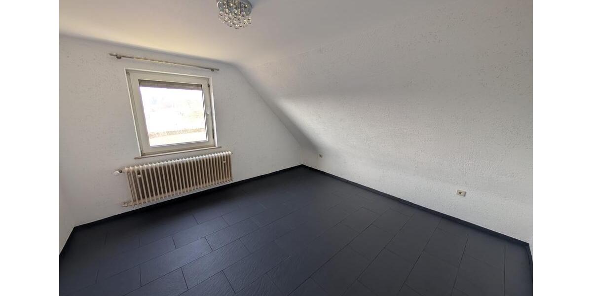 Dachgeschoßwohnung Waiblingen Bittenfeld - 3 Zimmer, 75 m&sup2;, 1.250&euro; | Angebot:25081509
