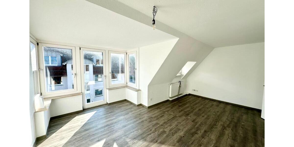 Dachgeschoßwohnung Detmold - 3 Zimmer, 75 m&sup2;, 580&euro; | Angebot:25430655