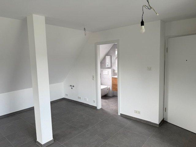 Dachgeschoßwohnung Dahlem - 1 Zimmer, 34 m&sup2;, 300&euro; | Angebot:26253427