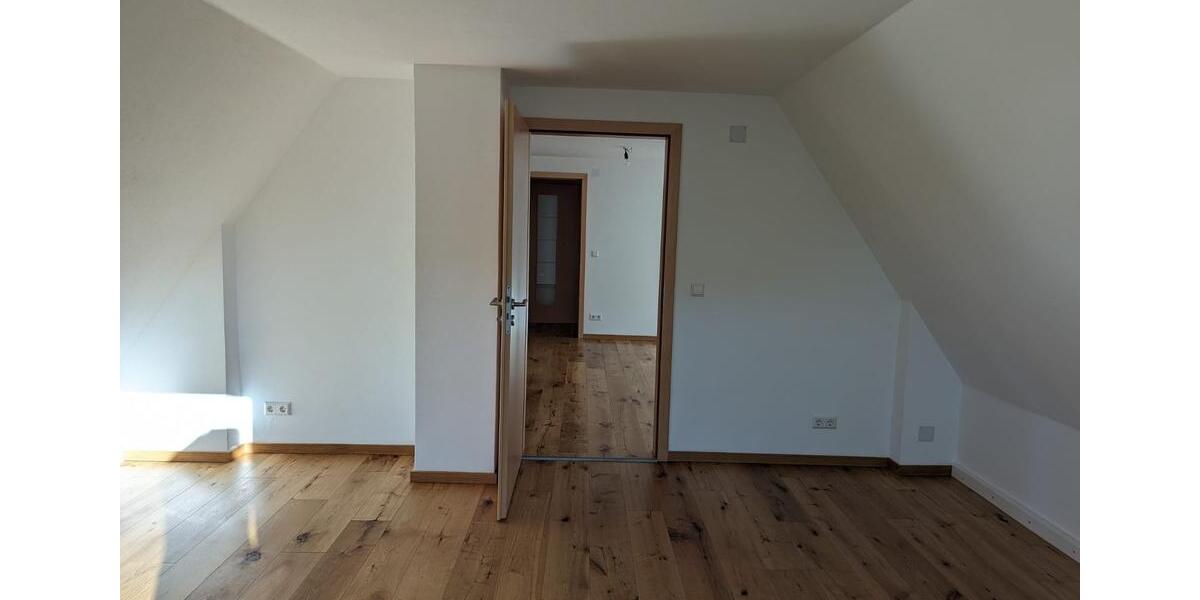 Etagenwohnung Illertissen - 2.5 Zimmer, 72 m&sup2;, 900&euro; | Angebot:25171601