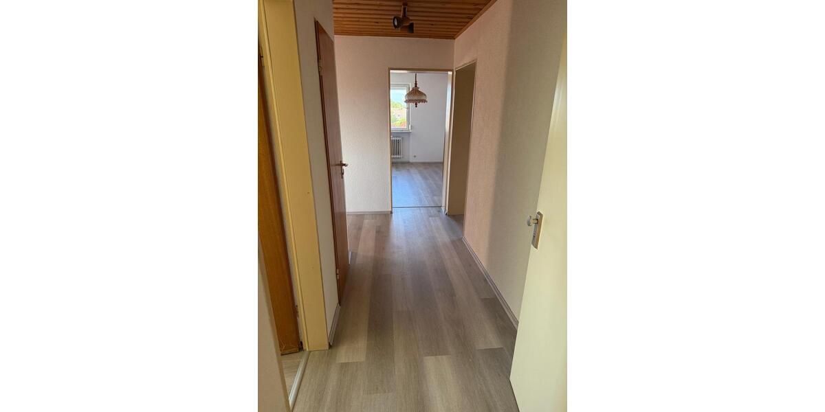 Etagenwohnung Neu-Ulm Burlafingen - 3 Zimmer, 75 m&sup2;, 1.200&euro; | Angebot:26704329