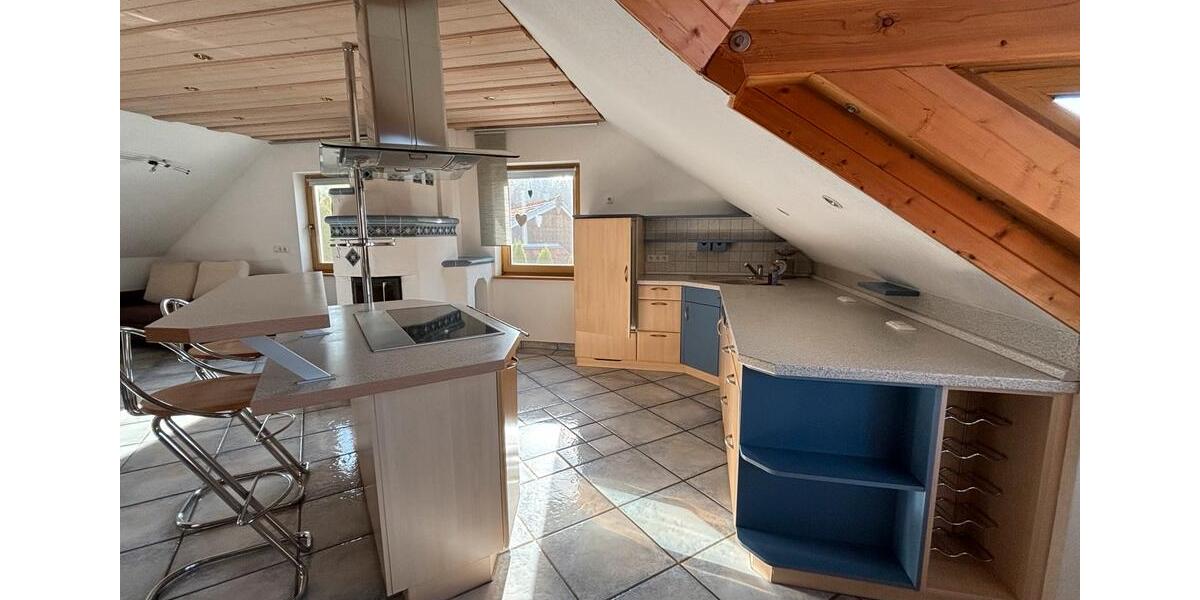 Dachgeschoßwohnung Sulzdorf an der Lederhecke - 3 Zimmer, 110 m&sup2;, 770&euro; | Angebot:25636537