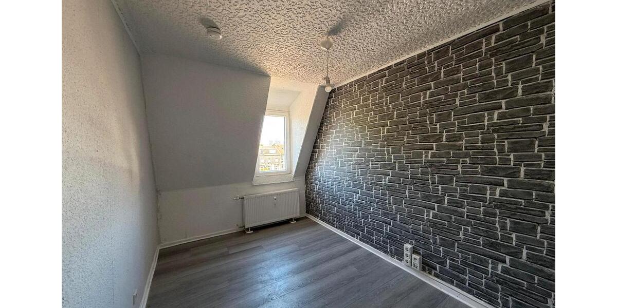 Dachgeschoßwohnung Oberhausen Alstaden - 4 Zimmer, 77 m&sup2;, 850&euro; | Angebot:24433372